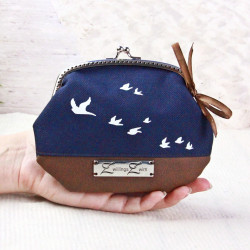 Clip wallet -birds white/night blue/brown faux...