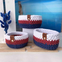 crochet basket Blue/Red/White